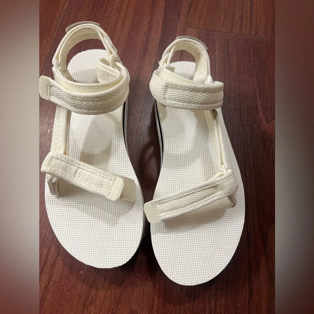 TEVA FLATFORM UNIVERSAL MESH BRIGHT WHITE PLATFORM SANDALS